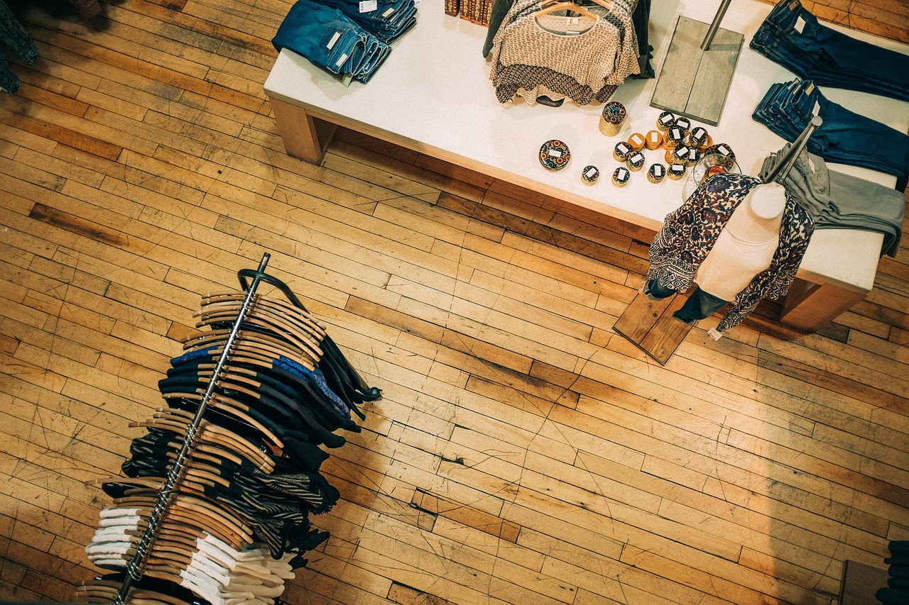 Moda Sostenibile Estate 2026: Vintage, Mercati e Brand Eco per un Guardaroba Estivo Consapevole